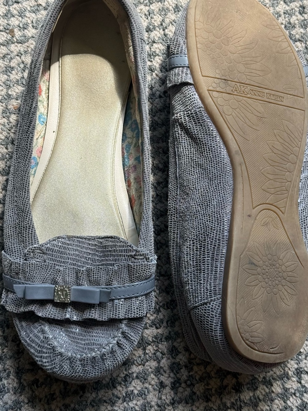 Anne Klein Akkyte Grey Bow Moccasin Flats Women 7.5